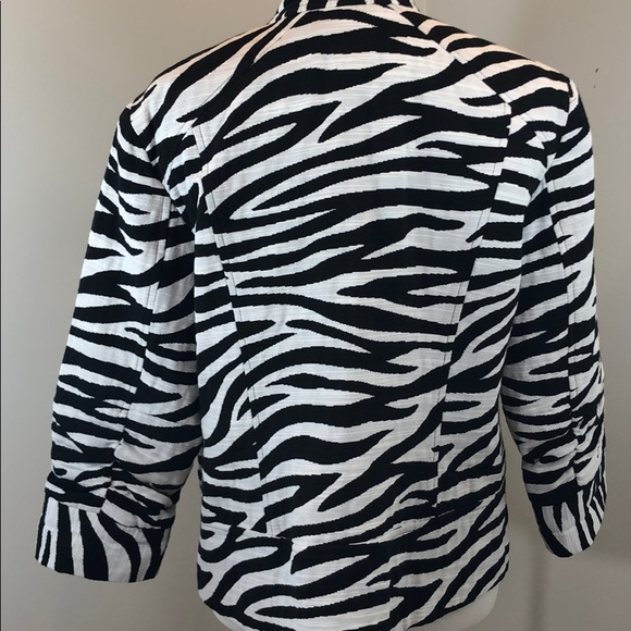 Chico’s Zebra linen-look blazer - Picture 6 of 7